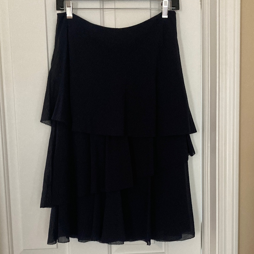 Ann Taylor  Navy Asymmetrical Tiered Skirt, size -2, 60% silk! Lined